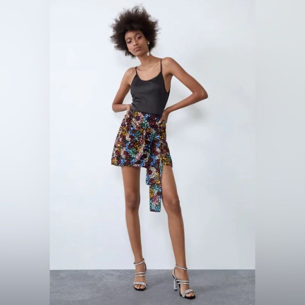 NWT Zara Multicolor Sequins Mini Skirt Front Tie Light Stretch Size US Smalll